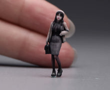 Load image into Gallery viewer, 1:64 Painted Figure Model Miniature Resin Sand Diorama Pretty Girl Lady Beret
