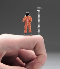 Load image into Gallery viewer, 1:64 Painted Unpainted Figure Model Miniature Resin Diorama Space Suit Astronaut New
