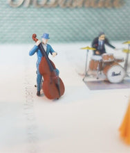 Load image into Gallery viewer, 1:64 Painted Figure Model Miniature Resin Diorama Sand Jazz Band Music Singer

