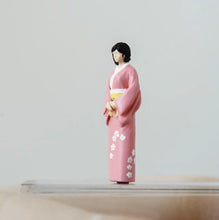 Load image into Gallery viewer, 1:64 Painted Figure Model Miniature Resin Diorama Sand Japanese Girl Lady Kimono
