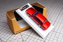 Load image into Gallery viewer, MK 1:64 Red HEC Lincoln Town Car Luxury Sedan Model Diecast Metal Car New Collection
