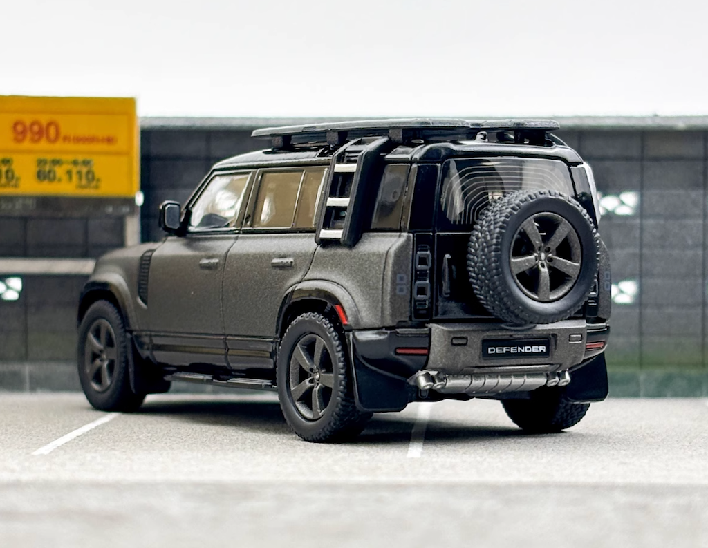 DEFENDER カルパチアングレー SUV ミニカー ARBox 1:64 Gray 2023 Defender 110 V8 SUV ORV Sport Model Diecast