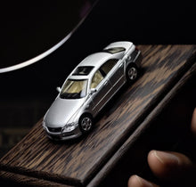 Load image into Gallery viewer, Masdi 1:64 Silver Reiz 2.5V Sedan Sports Model Diecast Metal Car New Collection

