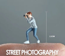 Load image into Gallery viewer, 1:64 Painted Figure Mini Model Miniature Resin Diorama Sand Street Camera Man
