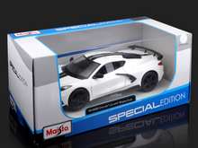 Load image into Gallery viewer, Maisto 1:24 2020 Stingray Coupe Racing Sports Model Toy Diecast Metal Car BN
