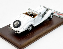 Load image into Gallery viewer, Liberty 1:64 White 500K Vintage Convertible Sports Model Diecast Metal Car New Collection
