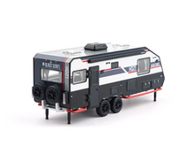Load image into Gallery viewer, XCARTOYS 1:64 Black Series HQ21 Off Road Trailer RV Model Diecast Metal Car
