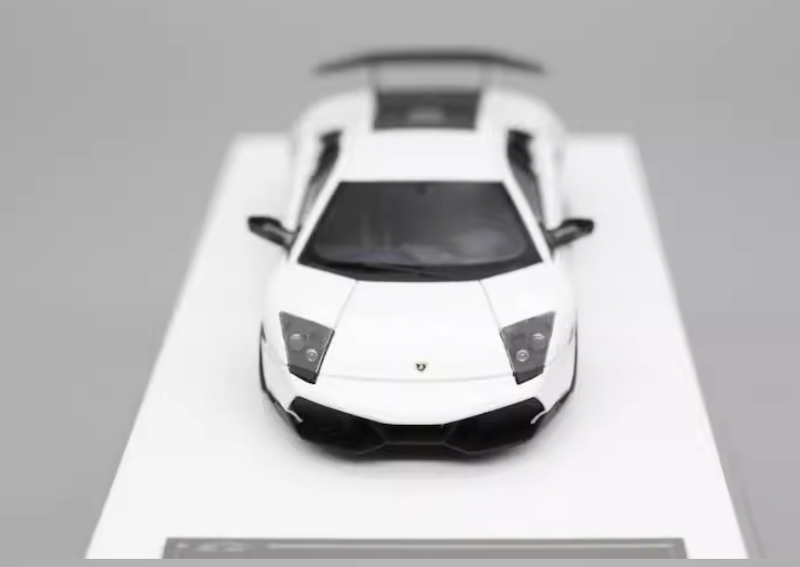 Cars Lounge 1:64 White Murcielago LP670-4 SV Sport Model