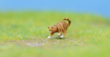 Load image into Gallery viewer, 1:64 Painted Figure Model Miniature Resin Diorama Sand Pet Walk Cat Kitten Toy
