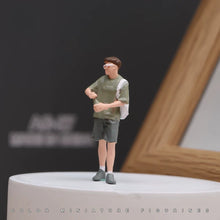 Load image into Gallery viewer, 1:24 Painted Figure Model Miniature Resin Diorama  Sand Trendy Boy Drinks
