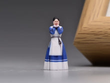 Load image into Gallery viewer, 1:64 Painted Figure Model Miniature Resin Diorama Sand Korean Traditional Lady
