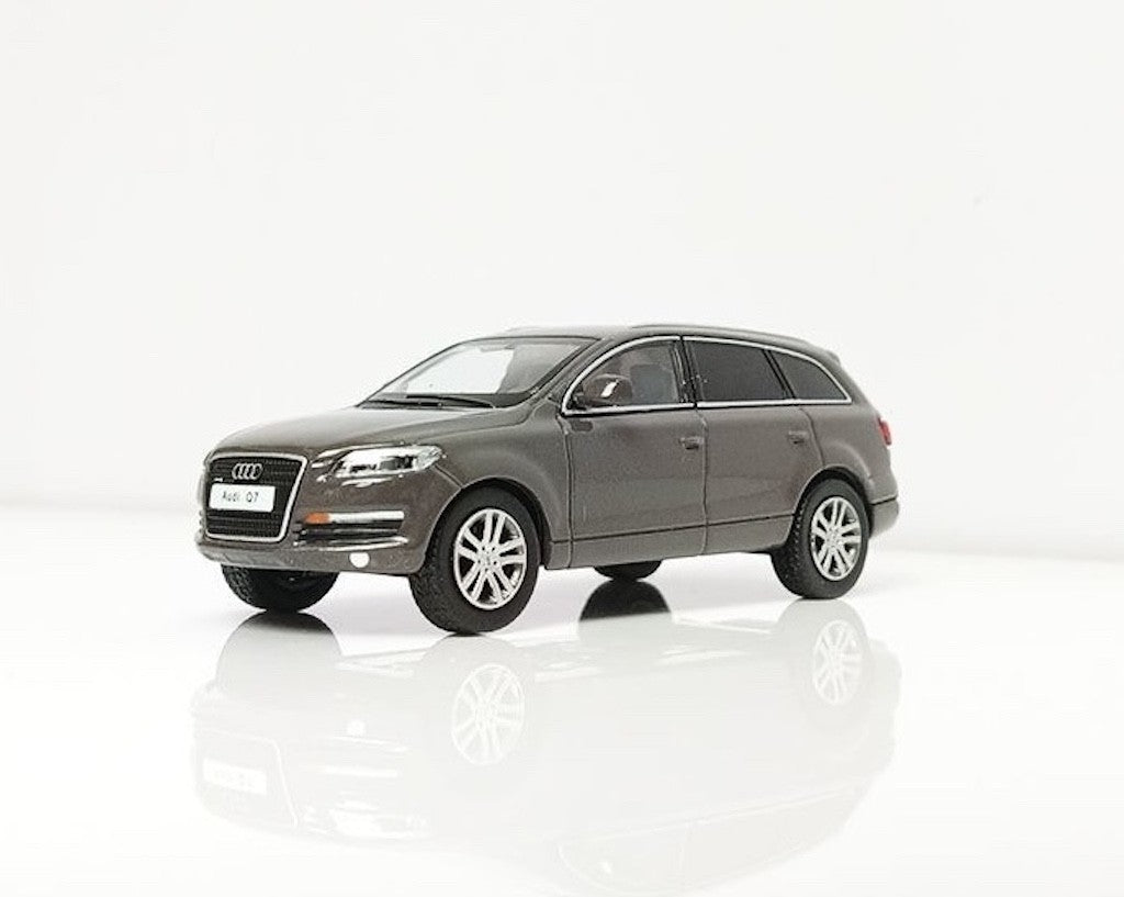 Masdi 1:64 2008 Brown Q7 FSI Quattro SUV Sports Model Diecast Metal Car New Collection