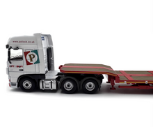 Load image into Gallery viewer, 1:76 White DAF XF Transporter Truck Model Diecast Metal Car New Collection
