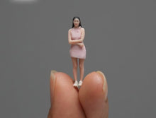 Load image into Gallery viewer, 1:64 Painted Figure Model Miniature Resin Diorama Sand Girl In Pink Dress Lady
