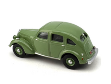 Load image into Gallery viewer, 1:76 Green Standard Flying Classic Vintage Sports Model Diecast Metal Car New Collection
