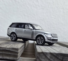 Load image into Gallery viewer, Masdi 1:64 2020 Silver Range Rover SUV ORV Sports Model Diecast Metal Car New Collection
