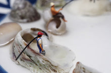 Load image into Gallery viewer, 1:64 Painted Figure Model Miniature Resin Diorama Sand Fishing Fisher Set 3PCS
