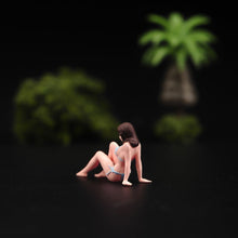 Load image into Gallery viewer, 1:24 Painted Figure Model Miniature Resin Diorama Bikini Girl Beauty Sitting
