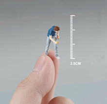 Load image into Gallery viewer, 1:64 Painted Figure Mini Model Toy Miniature Car Scenes Resin Car Wash Boy Man

