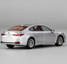 Load image into Gallery viewer, JKM 1:64 Silver ES300h Luxury Sedan Sports Model Diecast Metal Car New Collection
