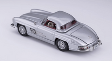 Load image into Gallery viewer, GFCC 1:64 Silver Hard Top 1960 300SL Roadster Sports Model Diecast Metal Car
