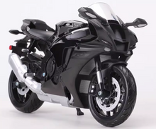 Load image into Gallery viewer, Maisto 1:12 Black 2021 YZF R1 Sports Bike Model Diecast Metal Motorcycle New Collection
