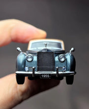 Load image into Gallery viewer, GFCC 1:64 Limited 1955 Silver Cloud I Classic Model Diecast Metal Car New Collection
