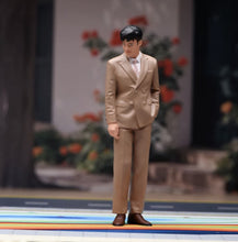 Load image into Gallery viewer, 1:24 Painted Figure Model Miniature Resin Diorama Formal Dress Couple Wedding
