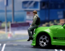 Load image into Gallery viewer, 1:64 Painted Figure Model Miniature Resin Diorama Toy Sand Photographer Cool Man
