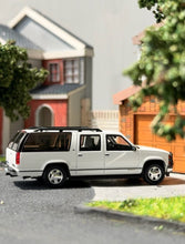 Load image into Gallery viewer, Bliss 1:64 HEC White Suburban GMT400 SUV Sports Model Diecast Metal Car New Collection
