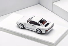 Load image into Gallery viewer, Zincit 1:64 White 959 Classic Sports Model Diecast Metal Car Box New Collection
