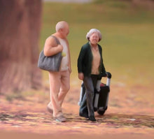 Load image into Gallery viewer, 1:64 Painted Figure Model Miniature Resin Diorama Toy Sand Aged Elderly Couple

