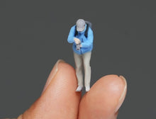 Load image into Gallery viewer, 1:64 Painted Figure Model Miniature Resin Diorama Sand Photographer Man Camera
