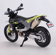 Load image into Gallery viewer, Maisto 1:12 2023 Husqvarna 701 Motorcycle Bike Sports Model Diecast New Collection
