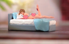 Load image into Gallery viewer, 1:64 Painted Figure Model Miniature Resin Diorama Sand Host Man Kol Anchor Toy Collection
