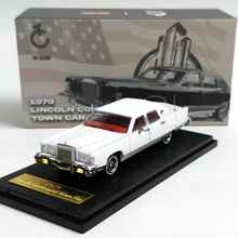 Load image into Gallery viewer, Sunstar 1:64 White 1979 Continental Town Classic Model Diecast Metal Car New Collection
