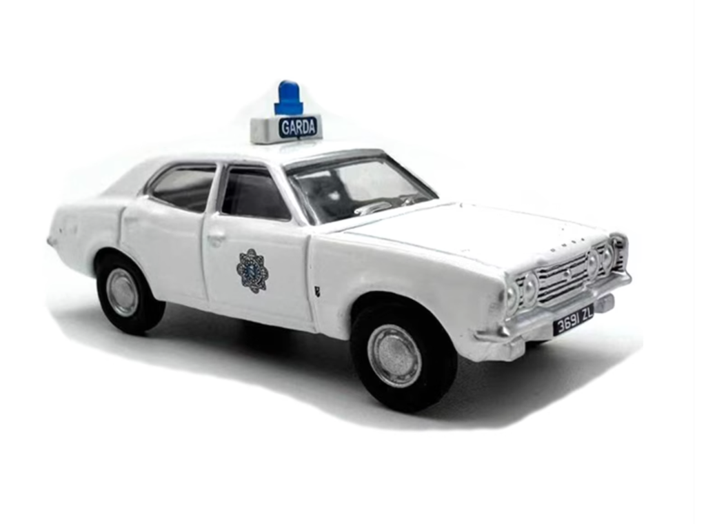 1:76 White Ford Cortina MKIII Sedan Police Model Diecast Metal Car BN