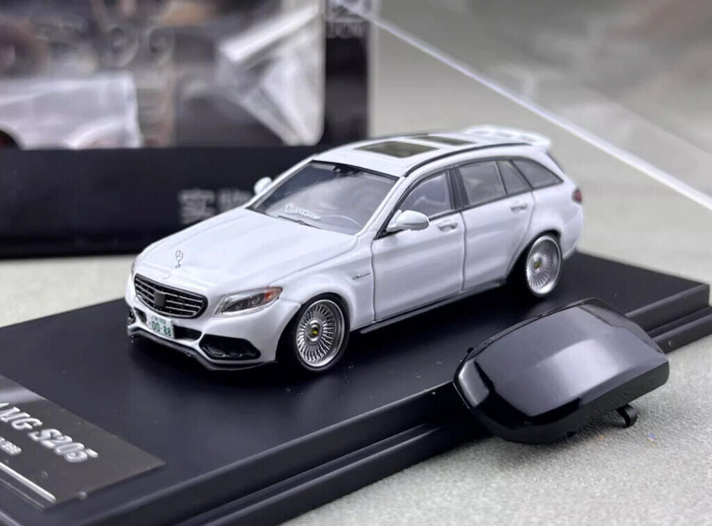 DCM 1:64 White VIP C63S AMG S205 Wagon Touring Sports Model Diecast Metal Car