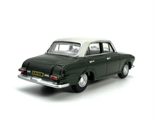 Load image into Gallery viewer, 1:76 Green VAUXHALL FB Sedan Sports Model Diecast Metal Car New Collection

