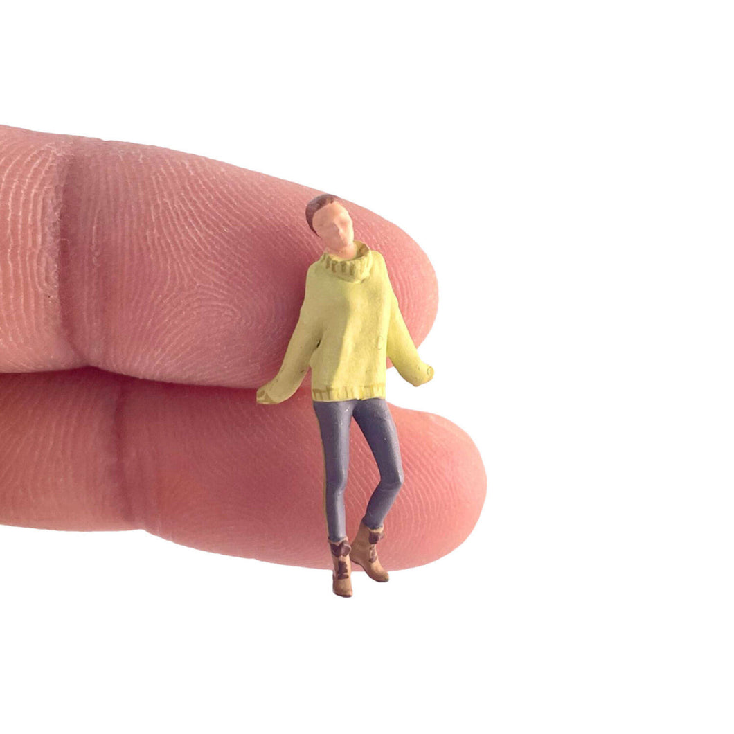 1:64 Painted Figure Model Miniature Resin Diorama Sand Street Casual Girl Boy New