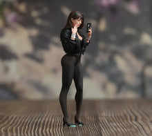Load image into Gallery viewer, 1:24 Painted Figure Model Miniature Resin Diorama Sexy Lady in Black Beauty Girl

