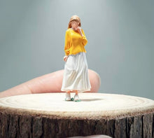 Load image into Gallery viewer, 1:64 Painted Figure Mini Model Toy Miniature Car Scenes Resin Girl Caual Wear
