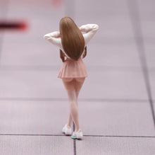 Load image into Gallery viewer, 1:64 Painted Figure Model Miniature Resin Diorama Sand Toy Headset Pinky Girl
