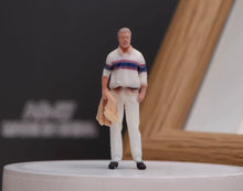 Load image into Gallery viewer, 1:64 Painted Figure Model Miniature Resin Diorama Toy Sand Casual Man Standing
