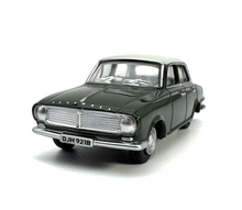 Load image into Gallery viewer, 1:76 Green VAUXHALL FB Sedan Sports Model Diecast Metal Car New Collection
