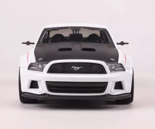 Load image into Gallery viewer, Maisto 1:24 White 2014 Mustang Street Racer Sports Model Diecast Metal Car New Collection
