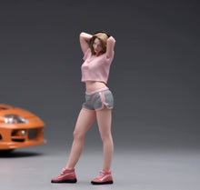 Load image into Gallery viewer, 1:24 Painted Figure Model Miniature Resin Diorama Headset Girl Casual Sporty
