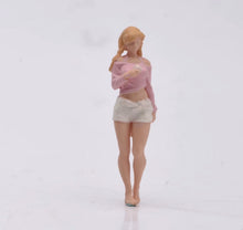Load image into Gallery viewer, 1:64 Painted Figure Model Miniature Resin Diorama Sand Toy Pretty Blond Girl
