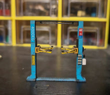 Load image into Gallery viewer, 1:64 Painted Figure Model Miniature Resin Sand Toy Repair Two-post Column Lift
