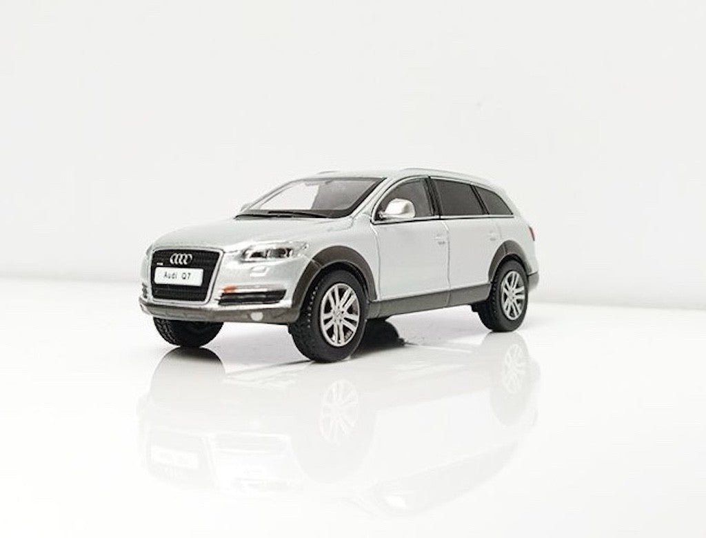 Masdi 1:64 2008 Silver Q7 FSI Quattro SUV Sports Model Diecast Metal Car New Collection